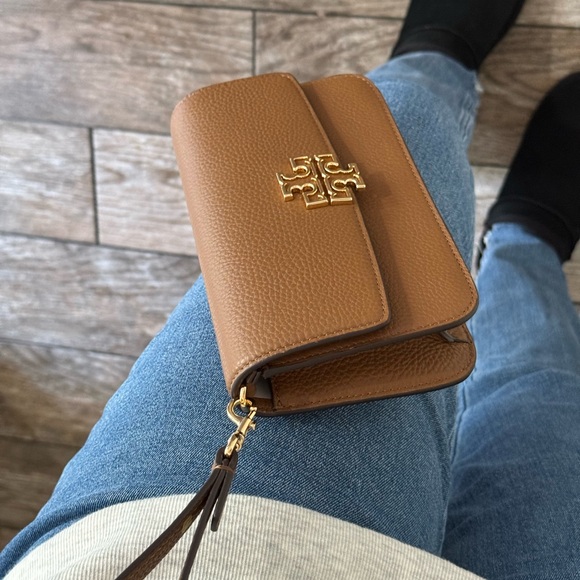 💕Tory Burch Women's Britten Chain Wallet W. Wristlet - Picture 10 of 12